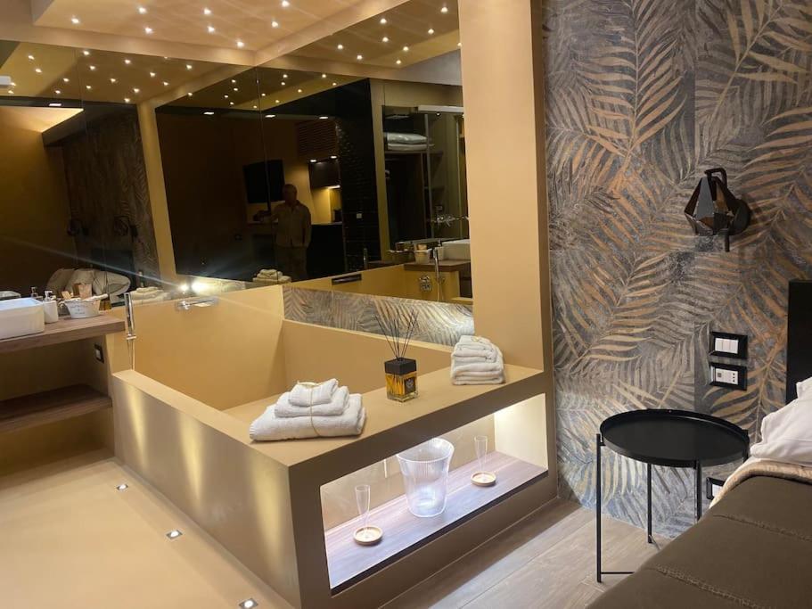 Montesantogroup Suite House Nel Centro Di Napoli Exteriör bild
