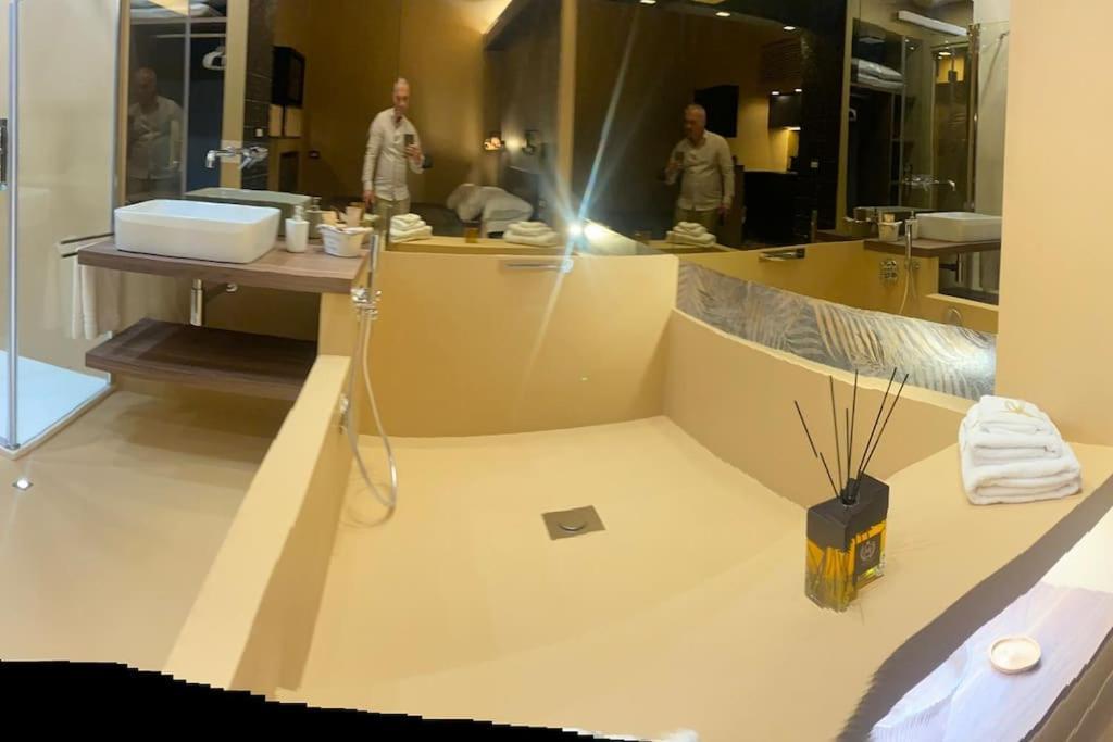 Montesantogroup Suite House Nel Centro Di Napoli Exteriör bild